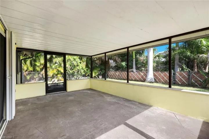 6302 Hofstra Ct W, Fort Myers, Florida 33919