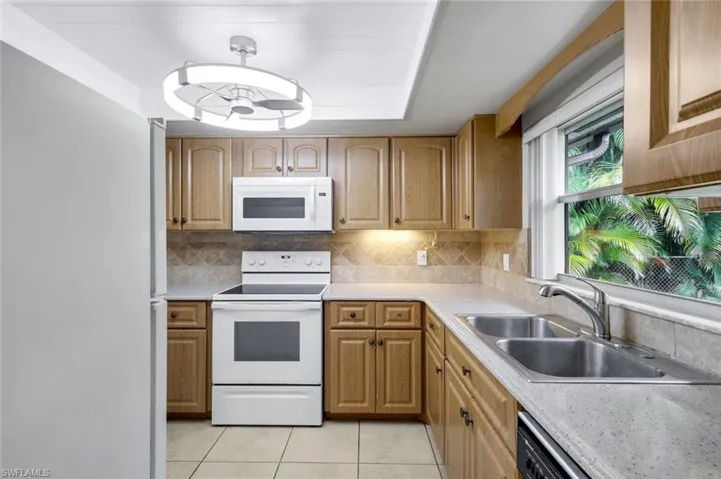 6302 Hofstra Ct W, Fort Myers, Florida 33919