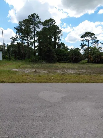 452 Norwood Ave S, Lehigh Acres, Florida 33974