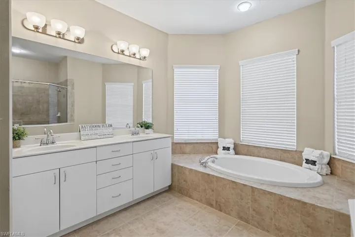 2310 Sw 40th Ter, Cape Coral, Florida 33914