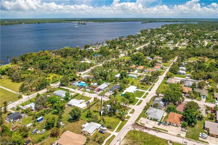 3679 Seminole AVE, FORT MYERS FL 33916