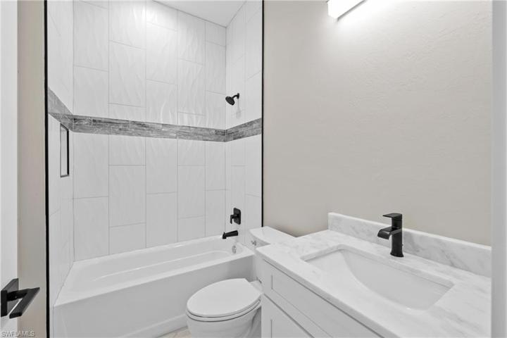 Guest Bath 1 in hallway