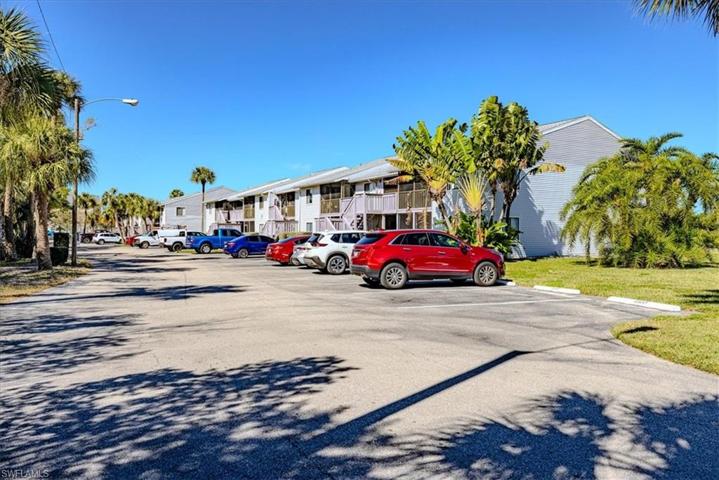 1051  Palm  AVE, North Fort Myers, FL 33903