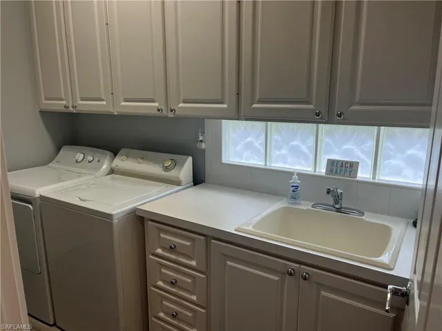 4305  Montalvo  CT, Naples, FL 34109