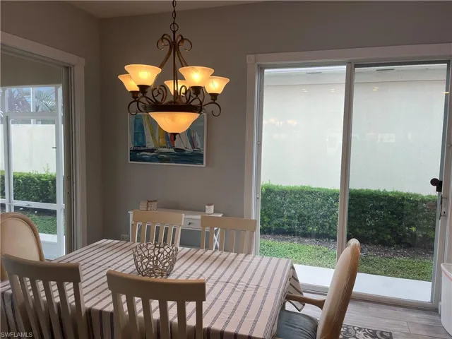 4305  Montalvo  CT, Naples, FL 34109