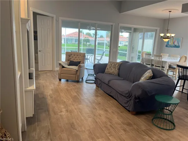 4305  Montalvo  CT, Naples, FL 34109