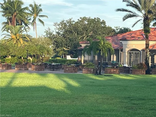 4305  Montalvo  CT, Naples, FL 34109