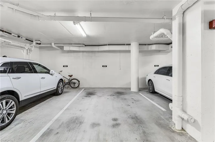 Large Garage space close to the lobby door