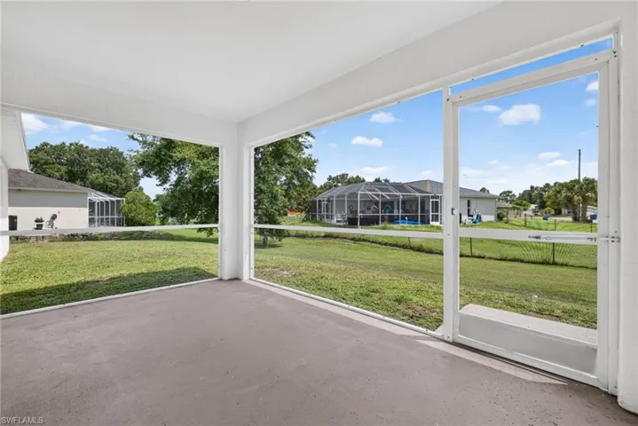 Spacious Lanai