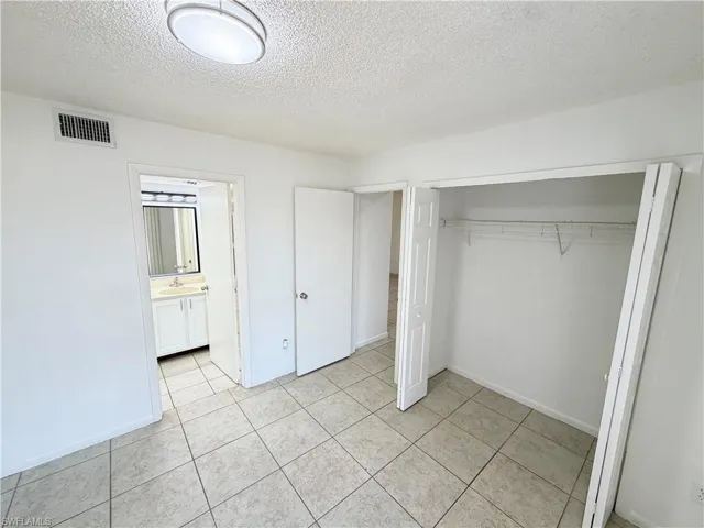7376 back bedroom has jack and jill bathroom
