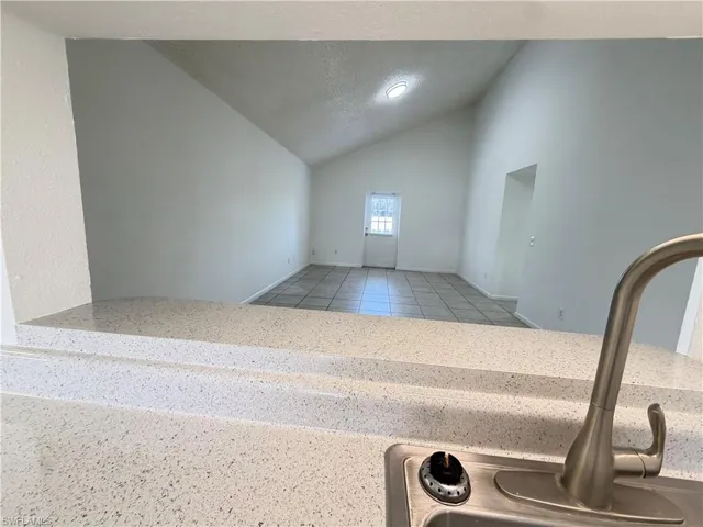 7376 kitchen and living room