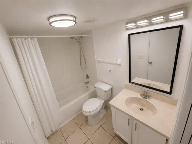 bathroom 3. 7376