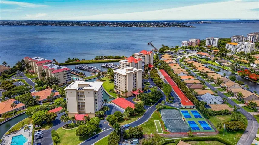 15117  Ports Of Iona  DR, Fort Myers, FL 33908