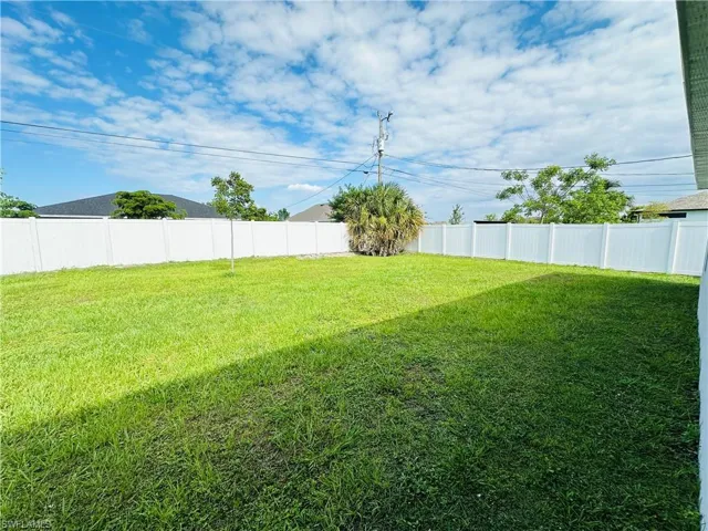 1105 Ne 6th Pl, Cape Coral, Florida 33909