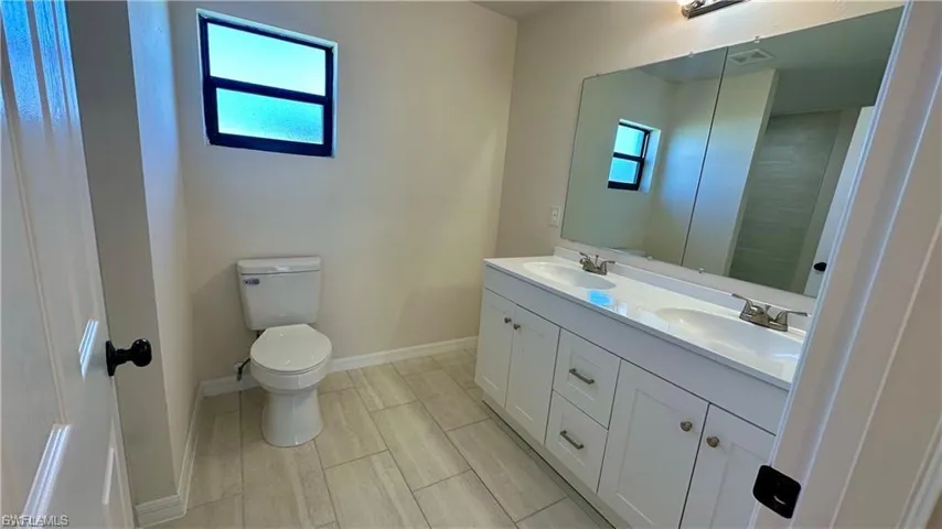 1105 Ne 6th Pl, Cape Coral, Florida 33909