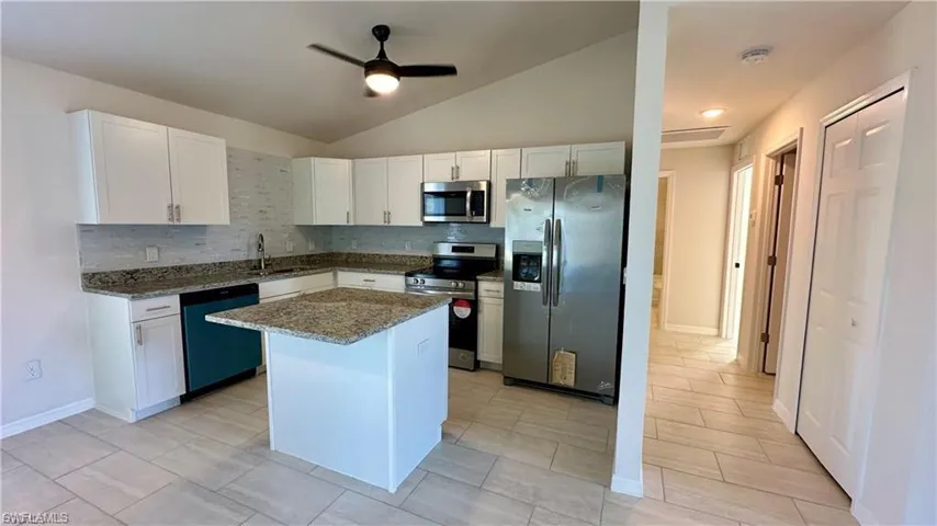 1105 Ne 6th Pl, Cape Coral, Florida 33909