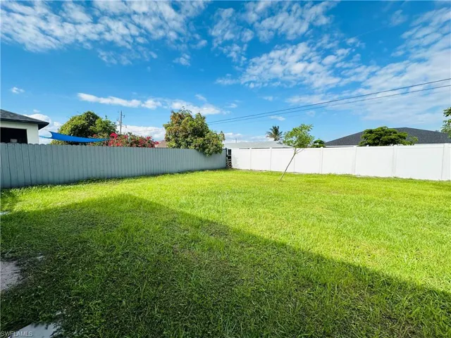 1105 Ne 6th Pl, Cape Coral, Florida 33909