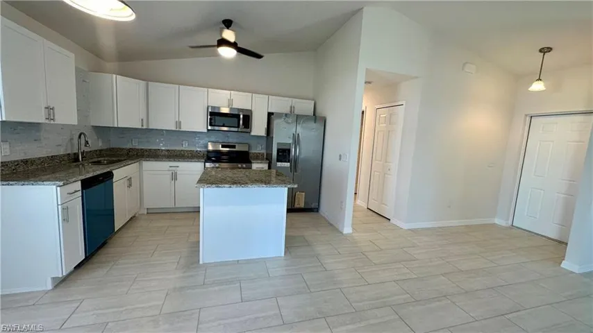 1105 Ne 6th Pl, Cape Coral, Florida 33909