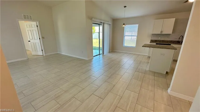 1105 Ne 6th Pl, Cape Coral, Florida 33909