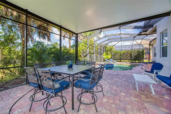 16018 Thorn Wood Dr, Fort Myers, Florida 33908