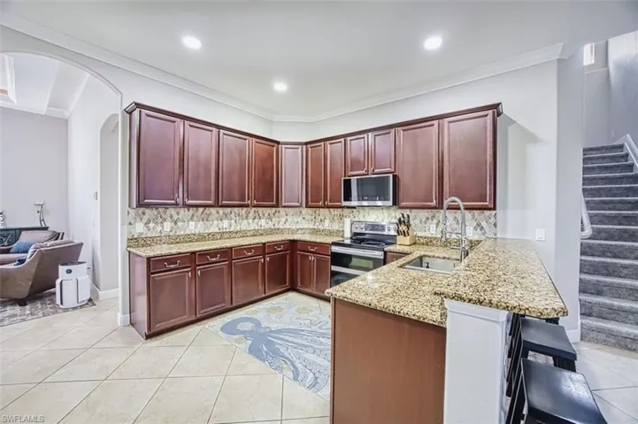 16018 Thorn Wood Dr, Fort Myers, Florida 33908