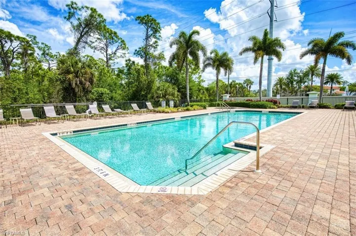 16018 Thorn Wood Dr, Fort Myers, Florida 33908