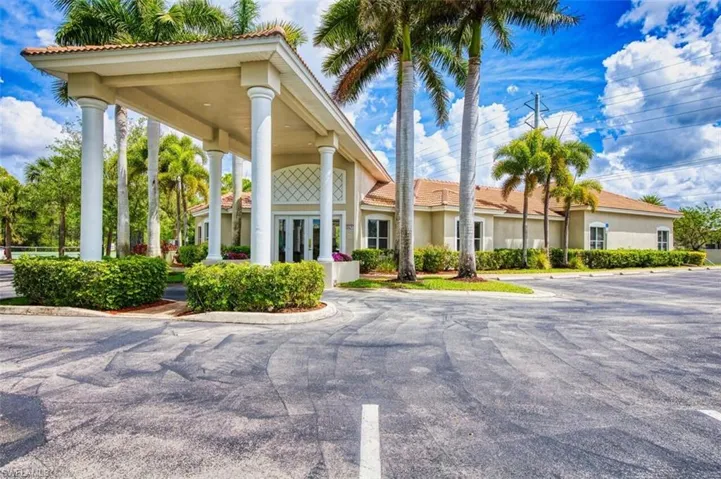 16018 Thorn Wood Dr, Fort Myers, Florida 33908