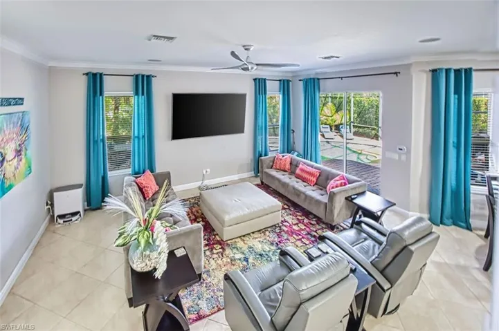16018 Thorn Wood Dr, Fort Myers, Florida 33908