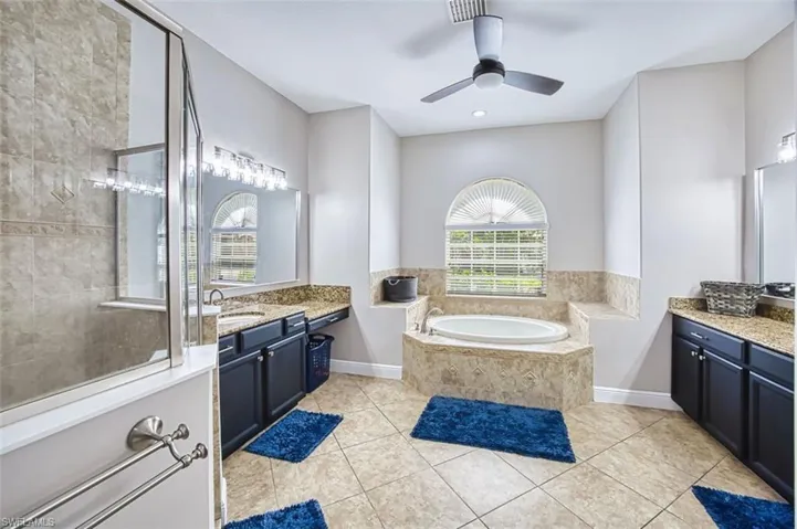 16018 Thorn Wood Dr, Fort Myers, Florida 33908