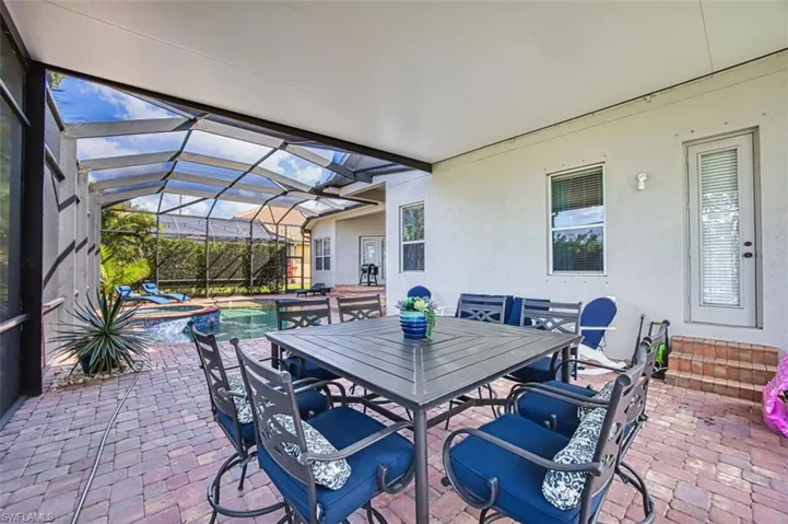 16018 Thorn Wood Dr, Fort Myers, Florida 33908