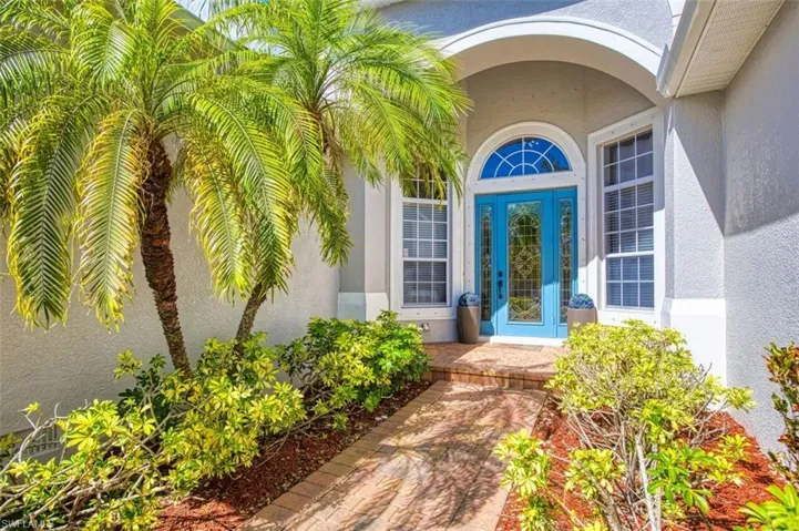 16018 Thorn Wood Dr, Fort Myers, Florida 33908