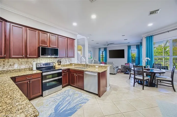 16018 Thorn Wood Dr, Fort Myers, Florida 33908