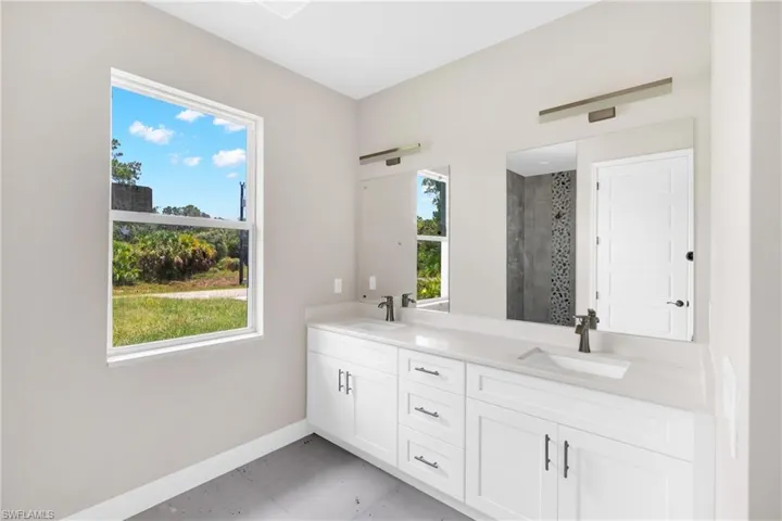 208 Clover Ave, Labelle, Florida 33935