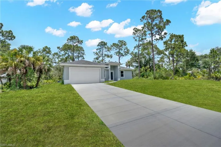 208 Clover Ave, Labelle, Florida 33935