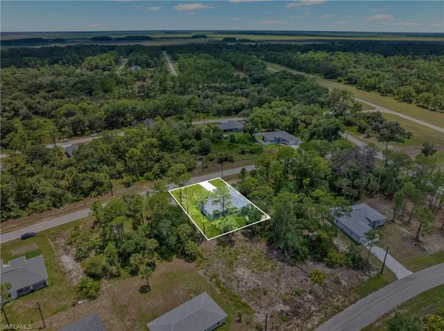 208 Clover Ave, Labelle, Florida 33935