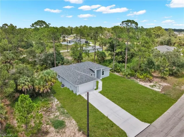 208 Clover Ave, Labelle, Florida 33935