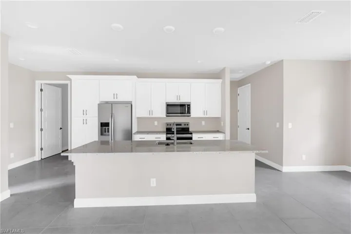 208 Clover Ave, Labelle, Florida 33935