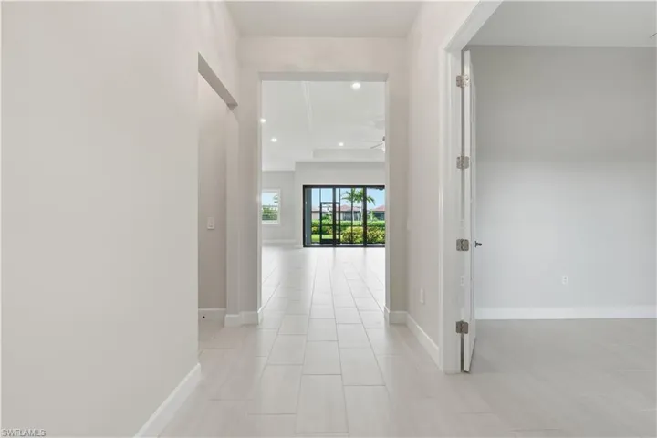 1848 Terreno Blvd, Naples, Florida 34120