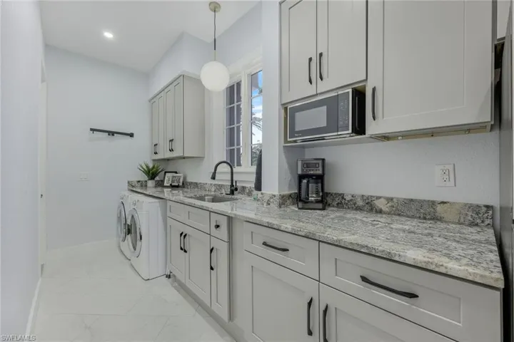 12570 Vittoria Way, Fort Myers, Florida 33912