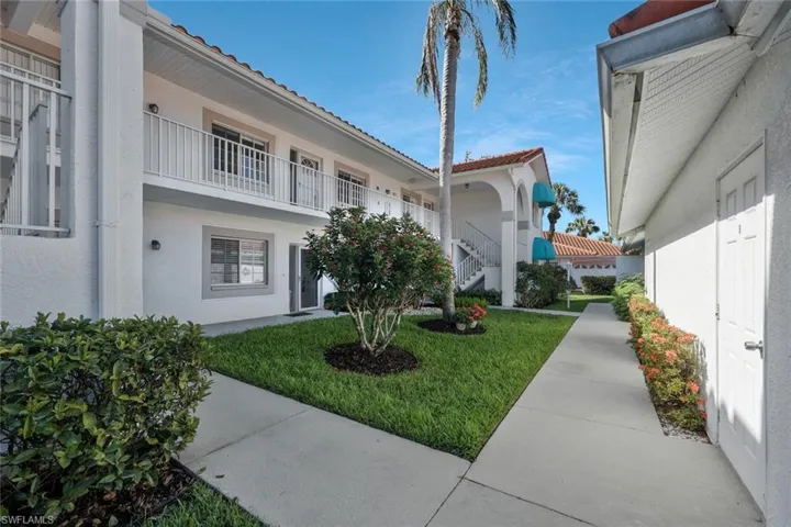 186 Gabriel Cir 3909, Naples, Florida 34104