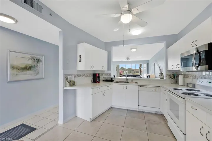 186 Gabriel Cir 3909, Naples, Florida 34104