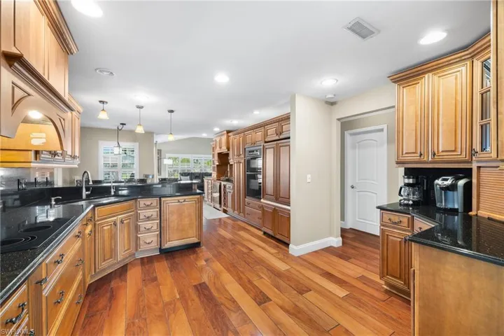 1412 Windsor Ct, Cape Coral, Florida 33904