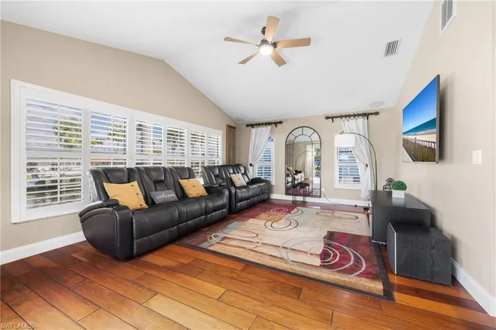 1412 Windsor Ct, Cape Coral, Florida 33904