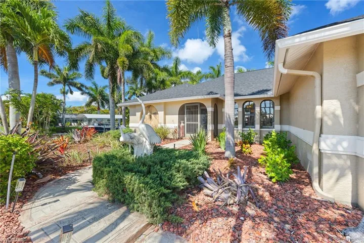 1412 Windsor Ct, Cape Coral, Florida 33904