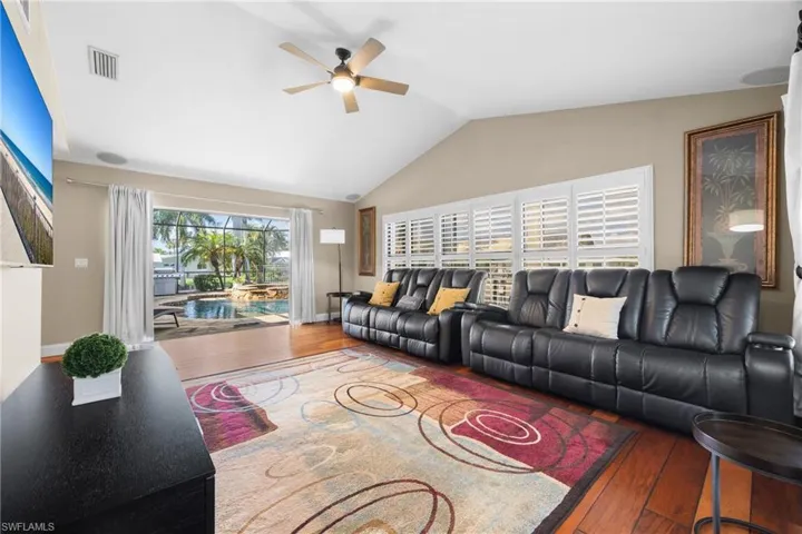 1412 Windsor Ct, Cape Coral, Florida 33904