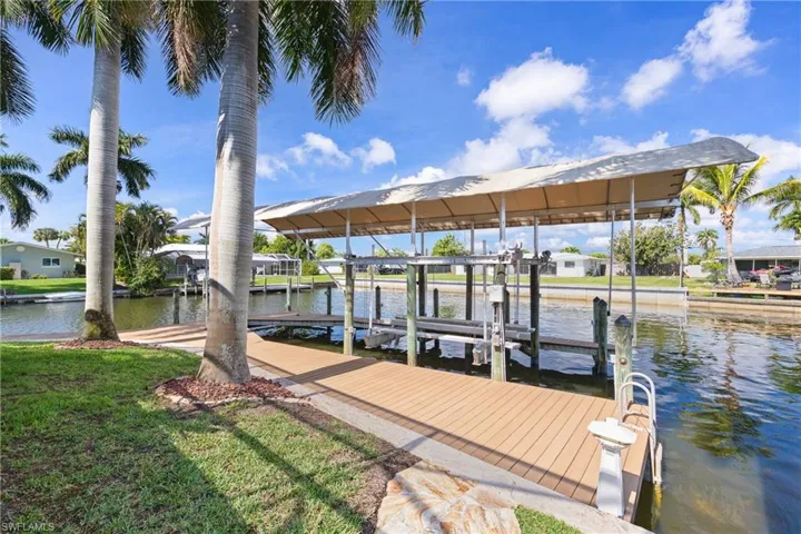 1412 Windsor Ct, Cape Coral, Florida 33904