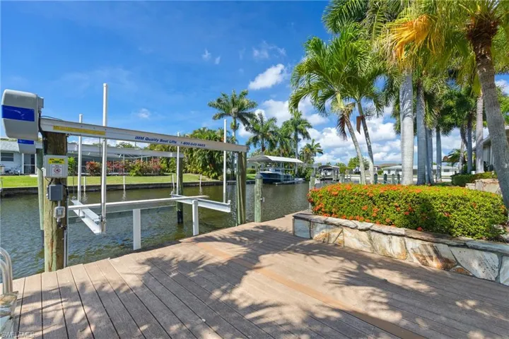 1412 Windsor Ct, Cape Coral, Florida 33904