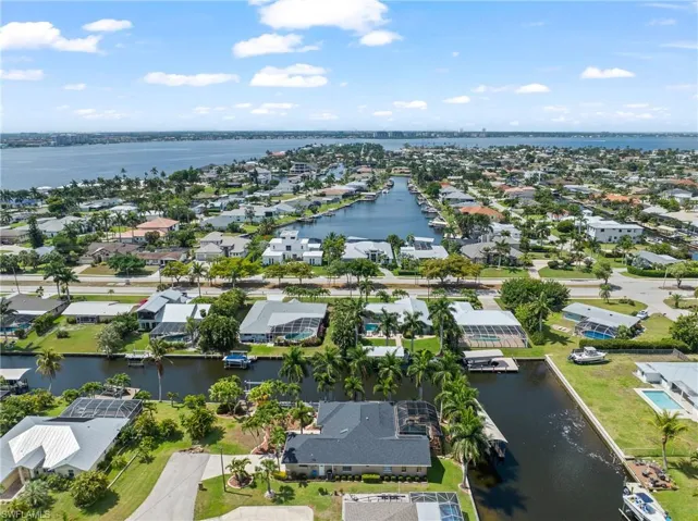 1412 Windsor Ct, Cape Coral, Florida 33904
