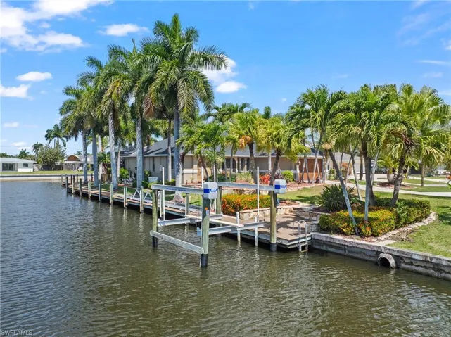 1412 Windsor Ct, Cape Coral, Florida 33904