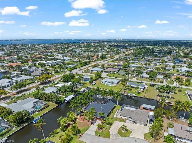 1412 Windsor Ct, Cape Coral, Florida 33904